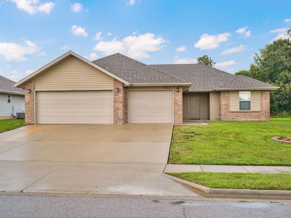 485 W Melody Lane , Republic, MO 65738