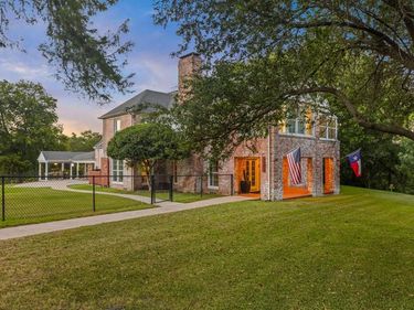 6395 W Red Bird Lane, Dallas, TX 75236