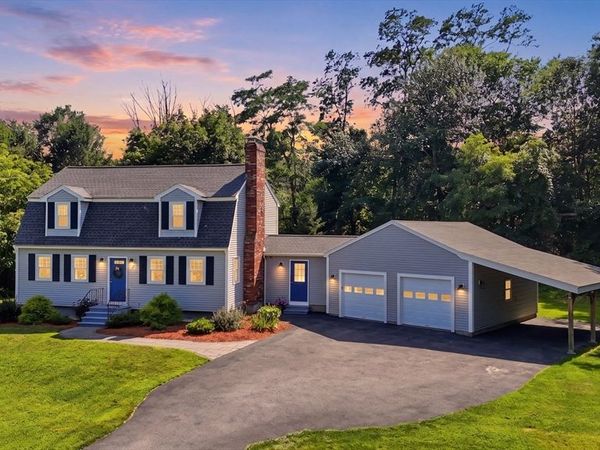 38 Dunstable Road, Westford, MA 01886