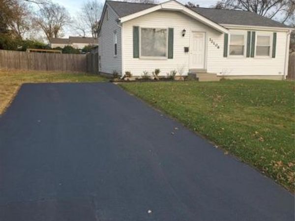 12106 Belaire Place, Maryland Heights, MO 63043