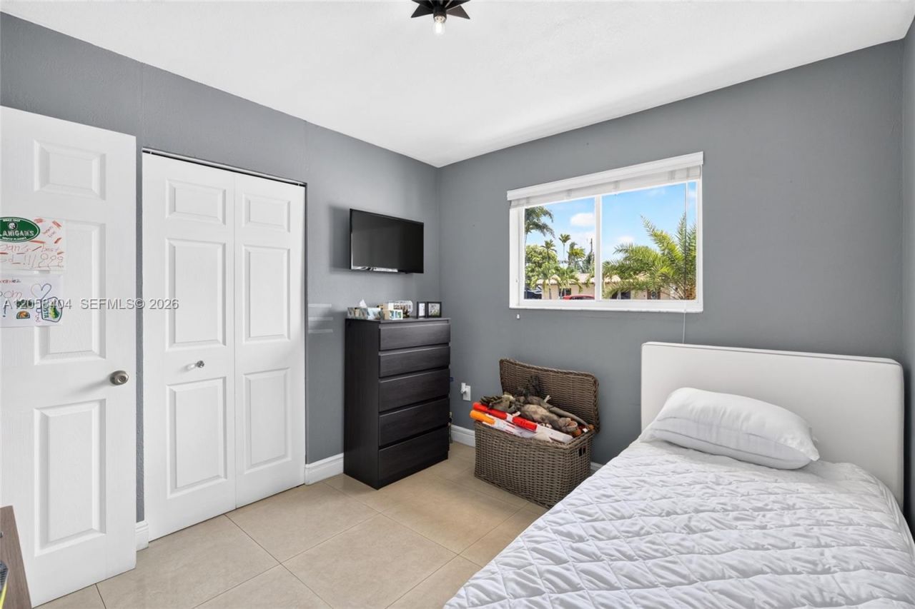 1271 W 78th St , Hialeah, FL 33014 Photo