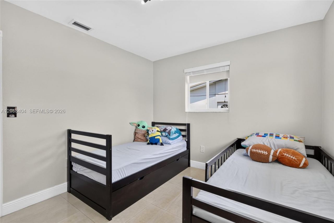 1271 W 78th St , Hialeah, FL 33014 Photo