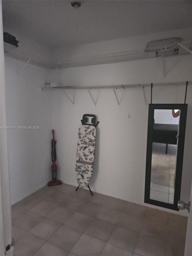 615 NE 4th St , Unit 1, Hallandale Beach, FL 33009 Photo