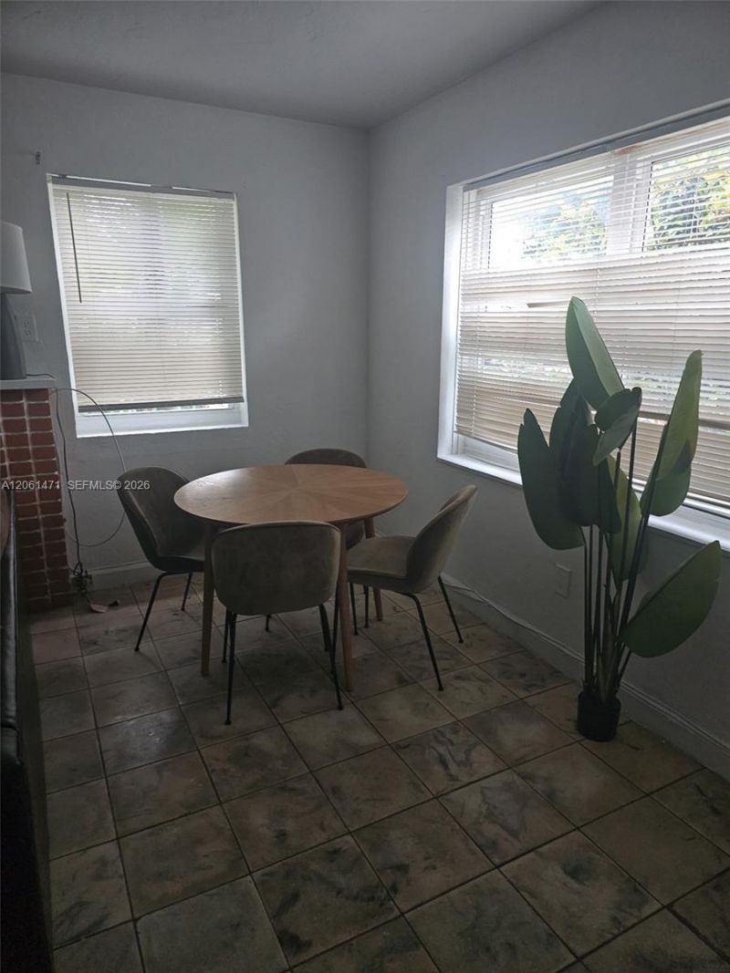 615 NE 4th St , Unit 1, Hallandale Beach, FL 33009 Photo