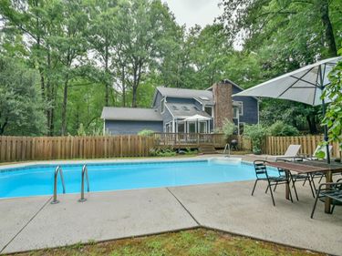 113 Mel Oaks Drive, Chapel Hill, NC 27516