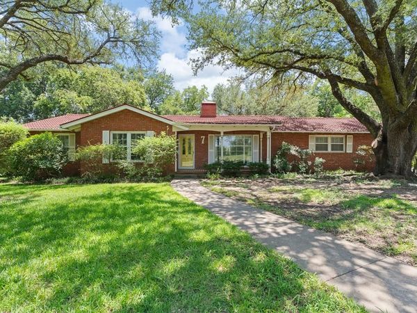 7 Hill Terrace Place , Cleburne, TX 76033