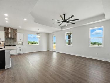 1415 N 163rd Circle, Basehor, KS 66007