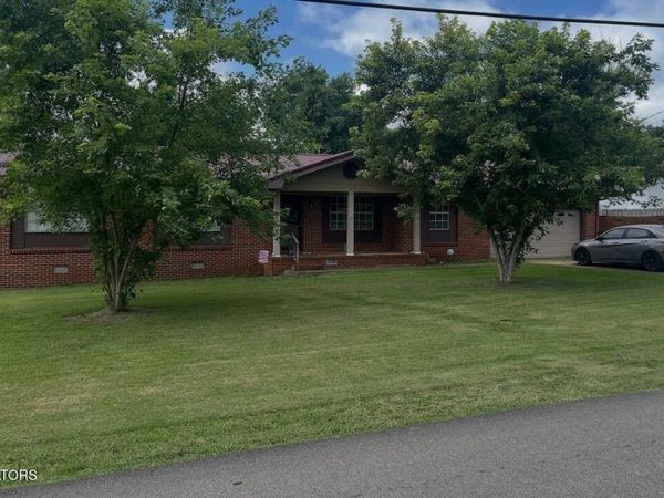 2805 NW Lilac Drive, Cleveland, TN 37312