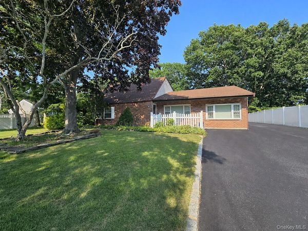 60 Meyer Lane , Medford, NY 11763
