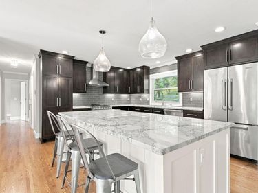 6616 Hillside Lane , Edina, MN 55439