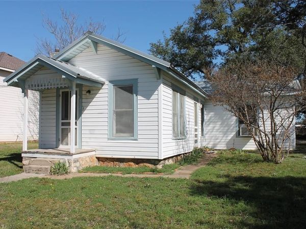 407 Paluxy Street , Glen Rose, TX 76043