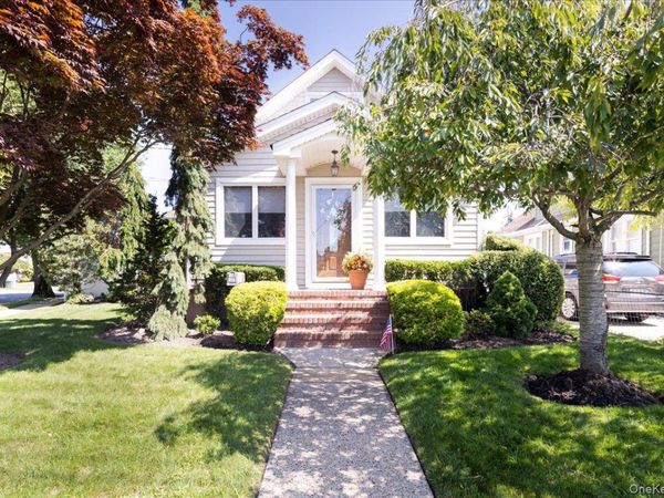 714 Wyckoff Avenue , Bellmore, NY 11710
