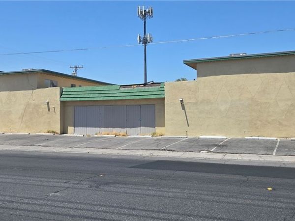 2405 McCarran Street , North Las Vegas, NV 89030