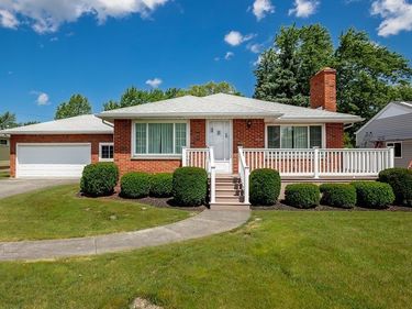 1144 Maple Road , Buffalo, NY 14221