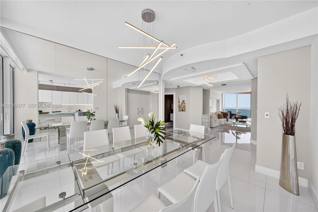 300 S Pointe Dr, Unit 2104, Miami Beach, FL 33139 Photo