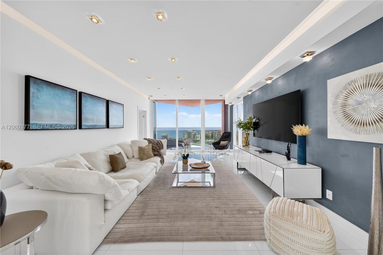 300 S Pointe Dr, Unit 2104, Miami Beach, FL 33139 Photo