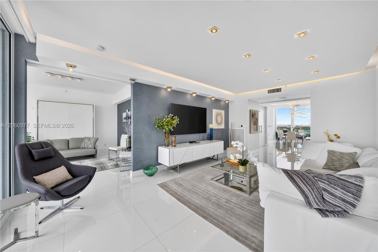 300 S Pointe Dr, Unit 2104, Miami Beach, FL 33139 Photo