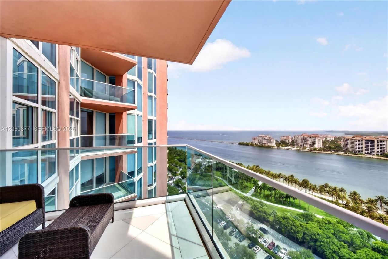 300 S Pointe Dr, Unit 2104, Miami Beach, FL 33139 Photo