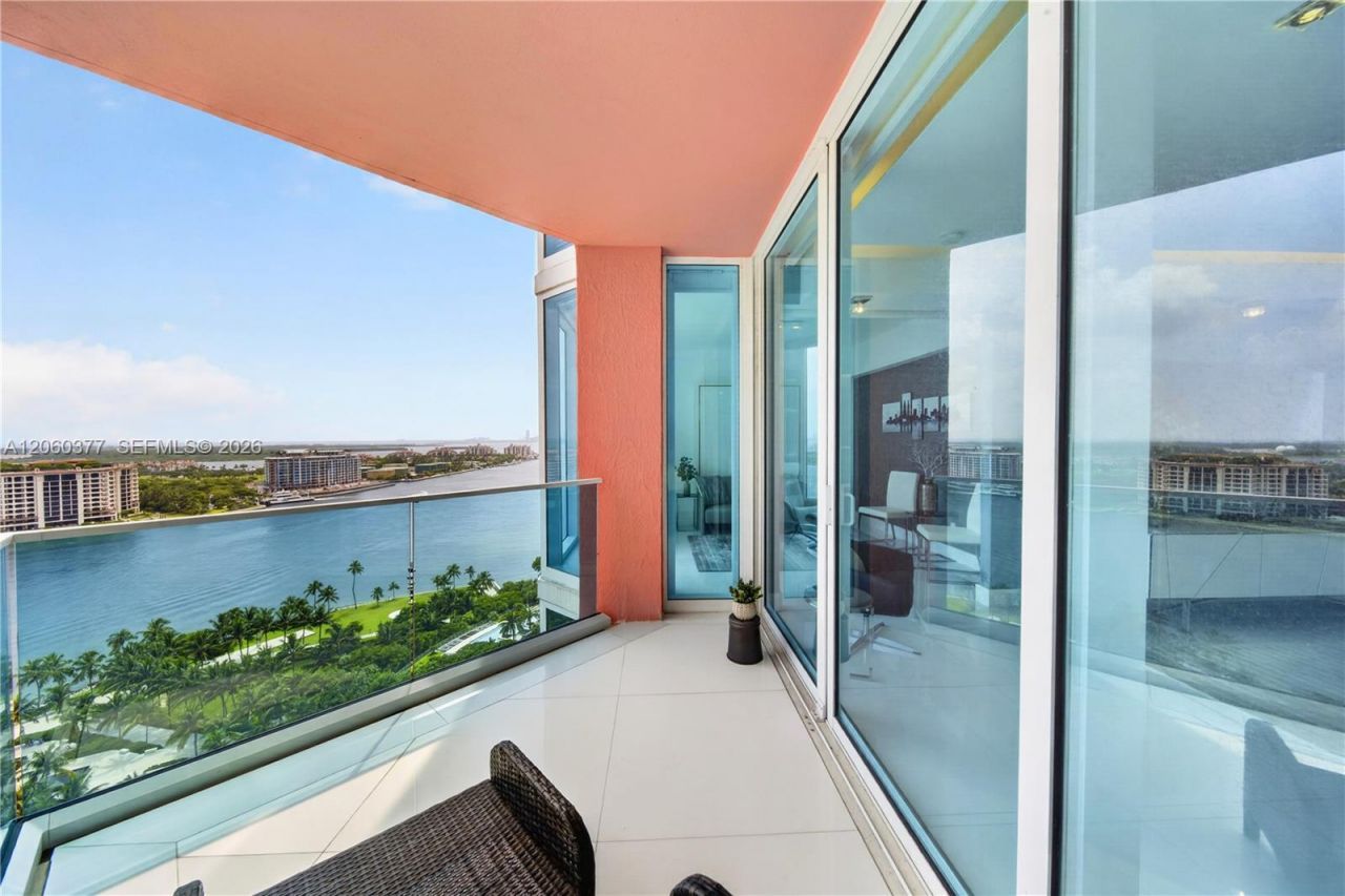 300 S Pointe Dr, Unit 2104, Miami Beach, FL 33139 Photo