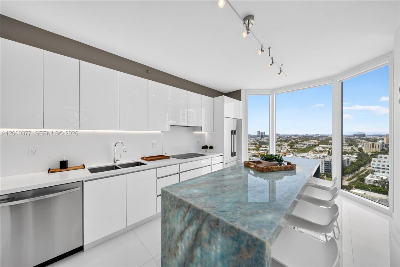 300 S Pointe Dr, Unit 2104, Miami Beach, FL 33139 Photo