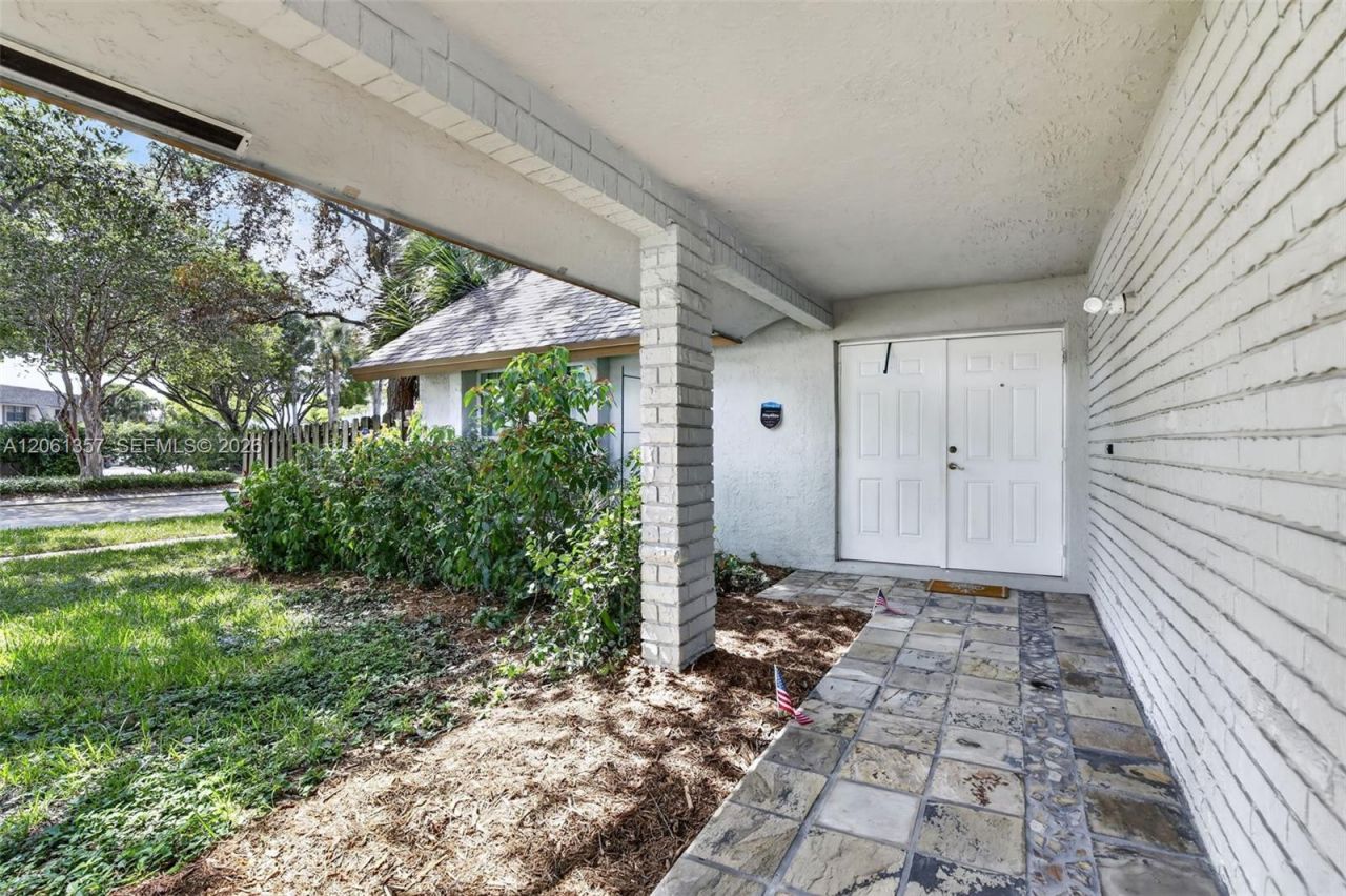 9381 NW 35th Pl , Sunrise, FL 33351 Photo