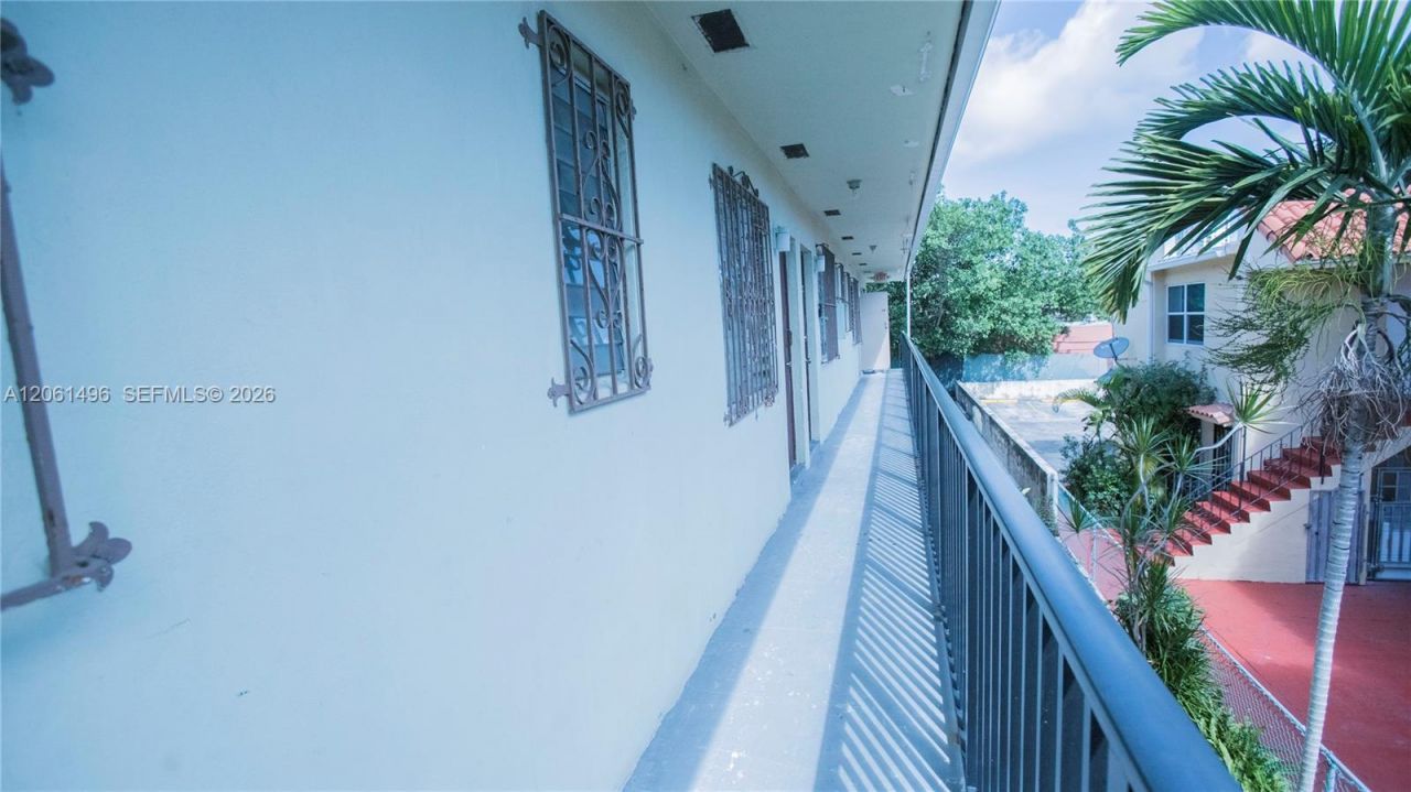 461 SW 6th St , Unit 8, Miami, FL 33130 Photo