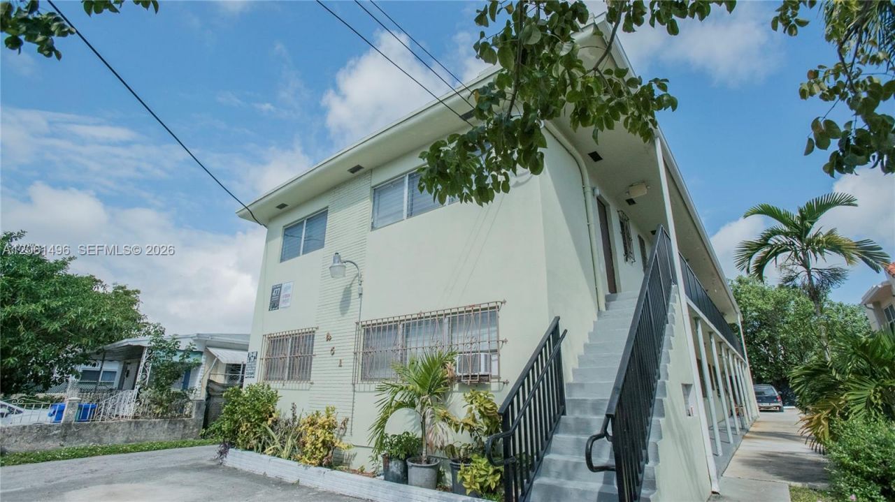 461 SW 6th St , Unit 8, Miami, FL 33130 Photo