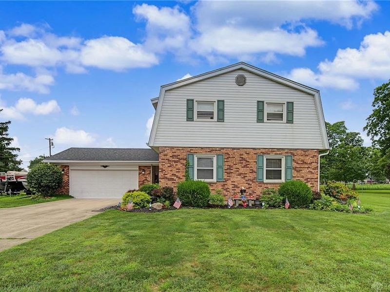 5295 David Drive, Tipp City, OH 45371 Photo 2