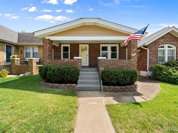 5454 Pernod Avenue, St Louis, MO 63139