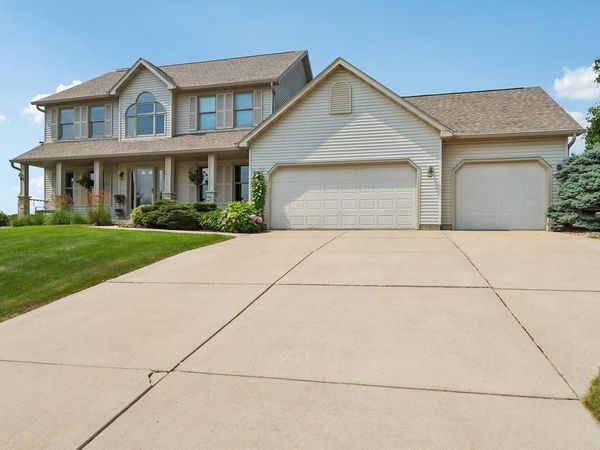 8437 Ellington Way, Middleton, WI 53562