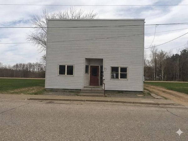 220 CLARK STREET, Hatley, WI 54440
