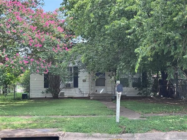 3300 Harrison Street , Bellmead, TX 76705