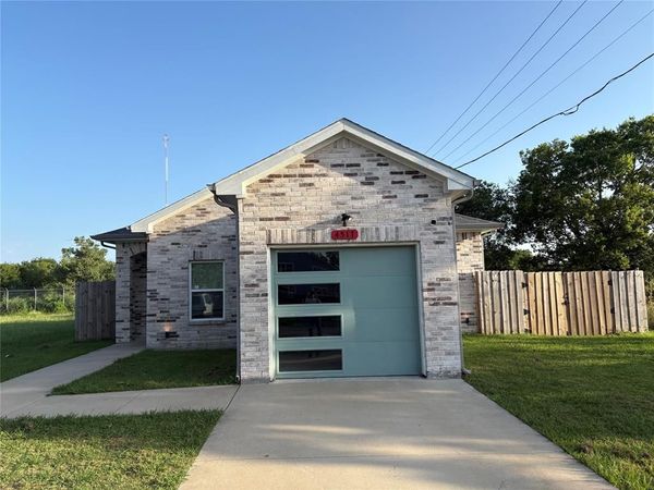 4517 Spencer Street , Greenville, TX 75401