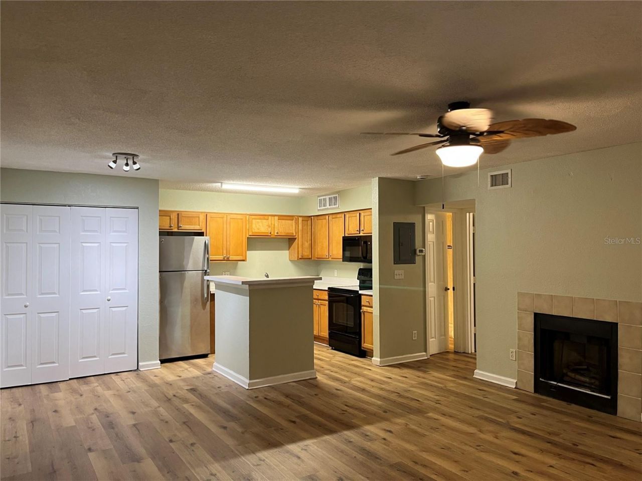 355 Lakepointe Drive, Unit 102, Altamonte Springs, FL 32701 Photo