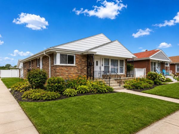 8500 Lawndale Avenue , Skokie, IL 60076