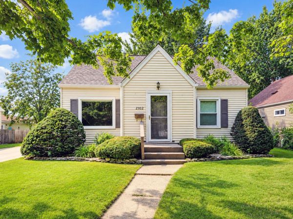 2102 E Oakland Avenue, Austin, MN 55912