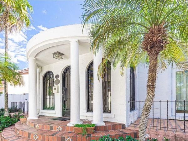 1220 SE 2ND Street, Fort Lauderdale, FL 33301