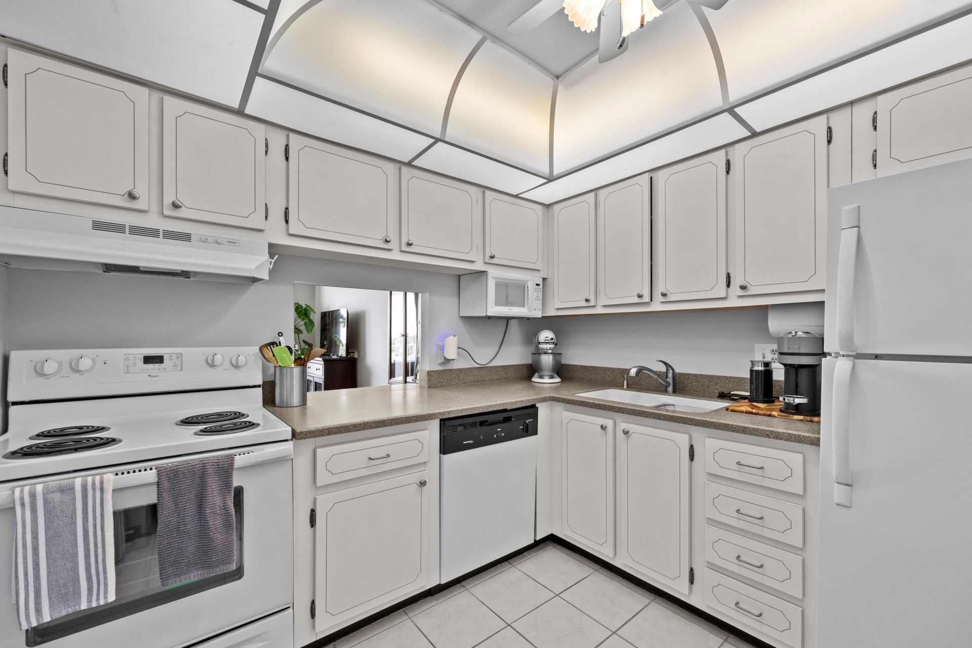 470 Executive Center Drive, Unit 5b, West Palm Beach, FL 33401 Photo