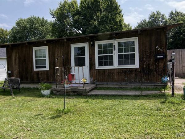 220 N Olive Street, Marshfield, MO 65706