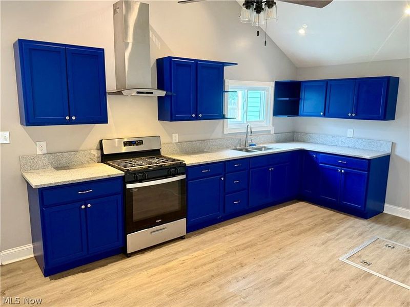 3023 Barber Avenue , Cleveland, OH 44113 Photo 7