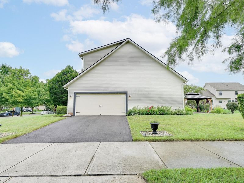 6719 Wynwright Drive , Dublin, OH 43016 Photo 3