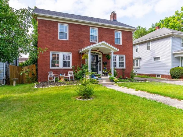 209 S Cornell Circle, Fort Wayne, IN 46807