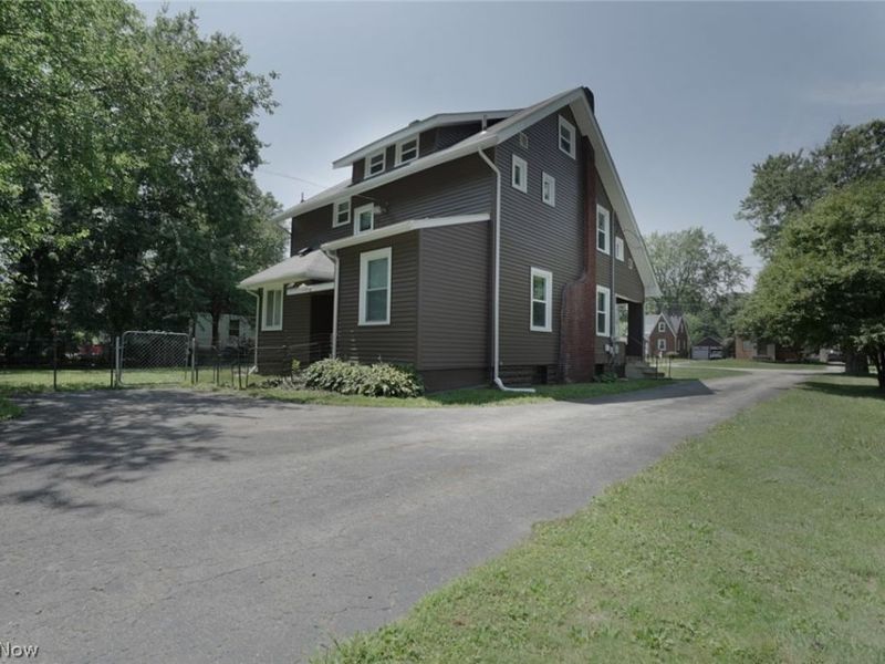 885 Perkinswood Boulevard SE, Warren, OH 44484 Photo 32