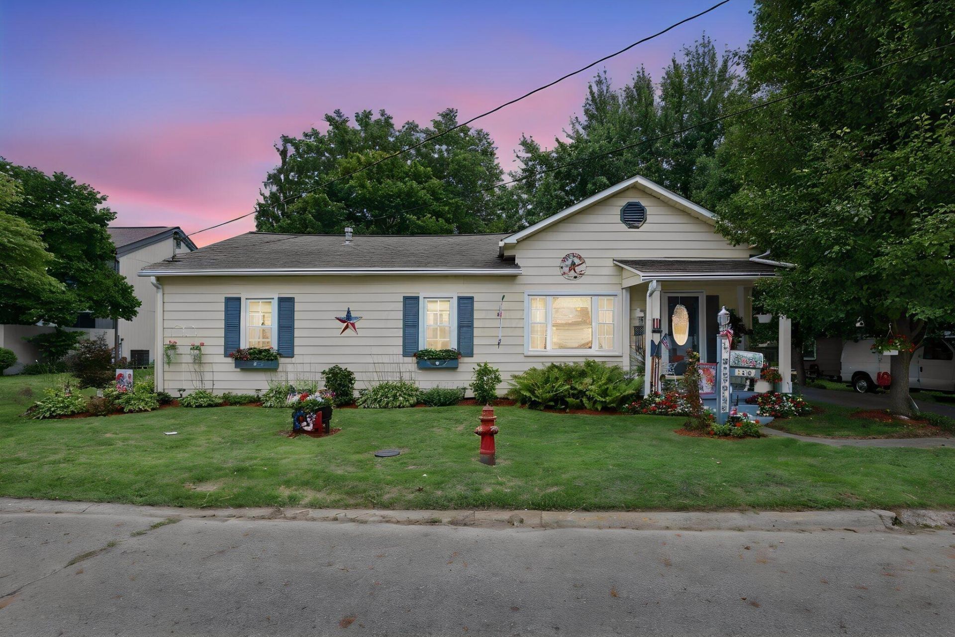 166 New Hampshire Avenue , London, OH 43140 Main Photo