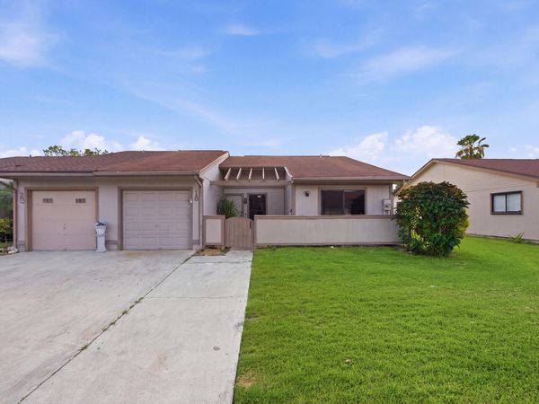 18 WINCHMORE Lane, Boynton Beach, FL 33426