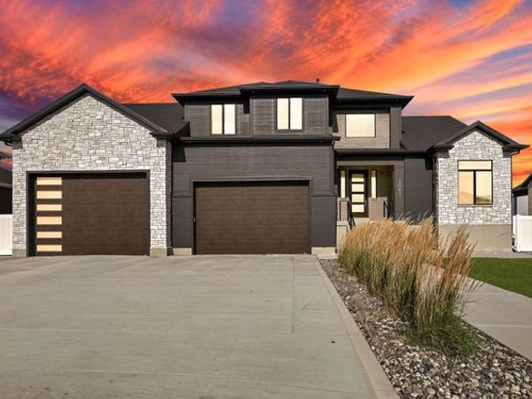 3041 S 2325 W, West Haven, UT 84401