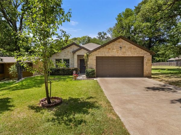 816 Elmo Drive , Seagoville, TX 75159