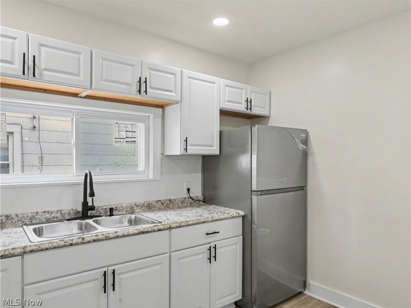12407 Farringdon Avenue, Cleveland, OH 44105 Photo 12
