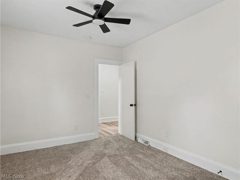 12407 Farringdon Avenue, Cleveland, OH 44105 Photo 16