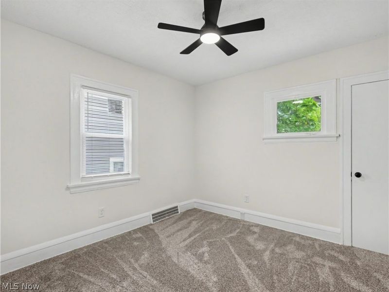12407 Farringdon Avenue, Cleveland, OH 44105 Photo 17